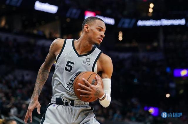 尤其是在他 尤其是在他