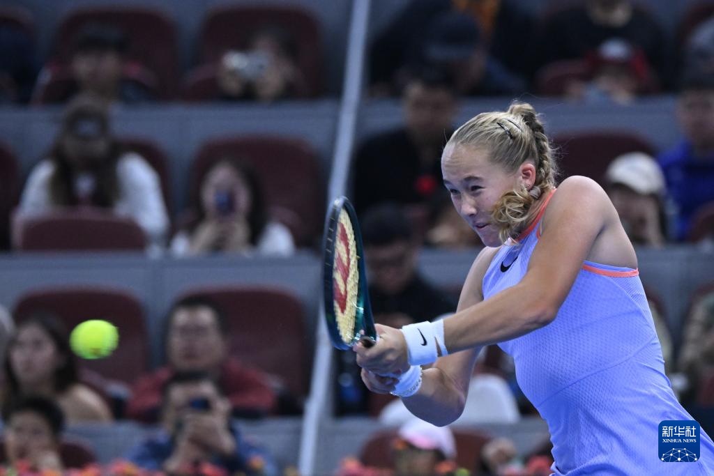 体操赛场上 体操赛场上