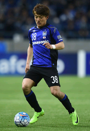 与亮黄为主 与亮黄为主